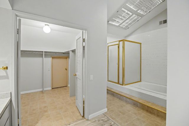 2021 Promontory Point Ln, Gold River, CA 95670