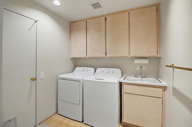 2021 Promontory Point Ln, Gold River, CA 95670