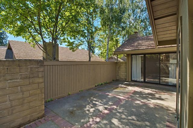 2021 Promontory Point Ln, Gold River, CA 95670