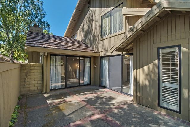 2021 Promontory Point Ln, Gold River, CA 95670