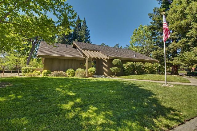 2021 Promontory Point Ln, Gold River, CA 95670