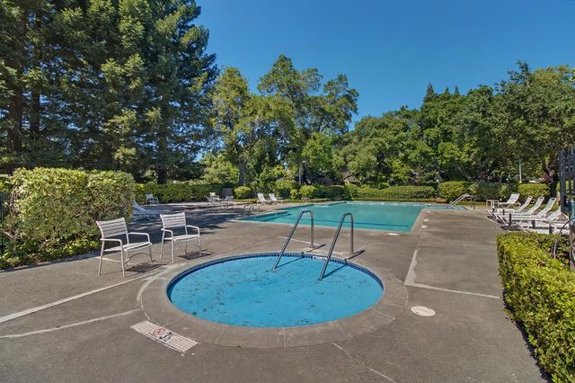 2021 Promontory Point Ln, Gold River, CA 95670