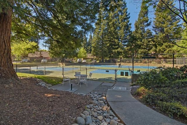 2021 Promontory Point Ln, Gold River, CA 95670