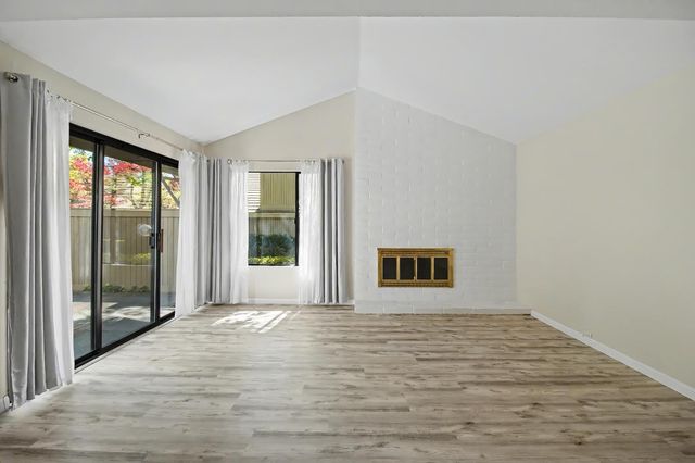 2021 Promontory Point Ln, Gold River, CA 95670