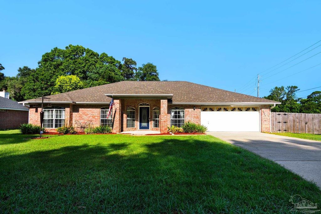2349 Majestic Dr, Pensacola, FL 32534