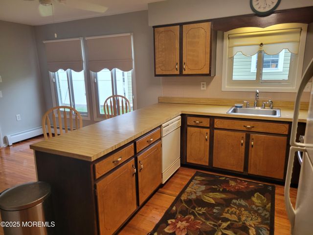 43 Rodhos Street, Toms River, NJ 08757