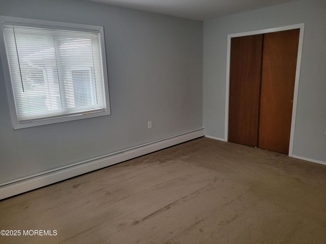 43 Rodhos Street, Toms River, NJ 08757