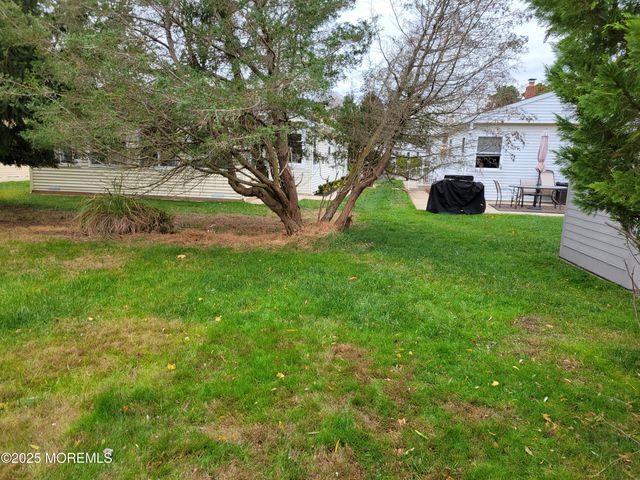 43 Rodhos Street, Toms River, NJ 08757