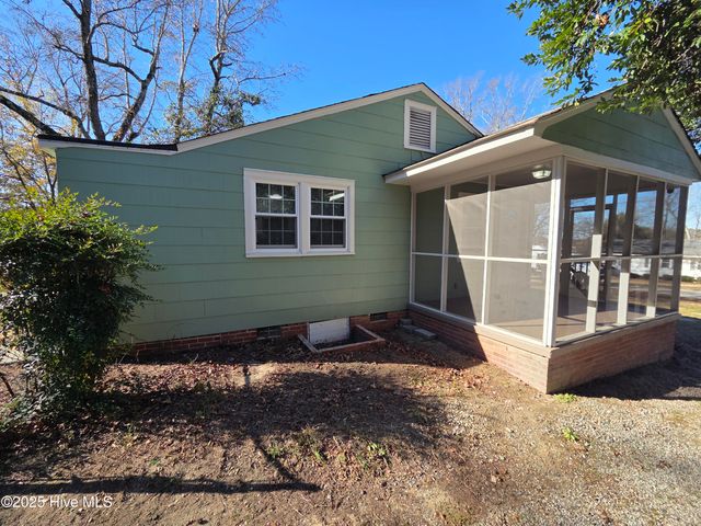 1012 Walnut Lane, Rockingham, NC 28379