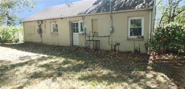 2304 E 75th Street, Kansas City, MO 64132