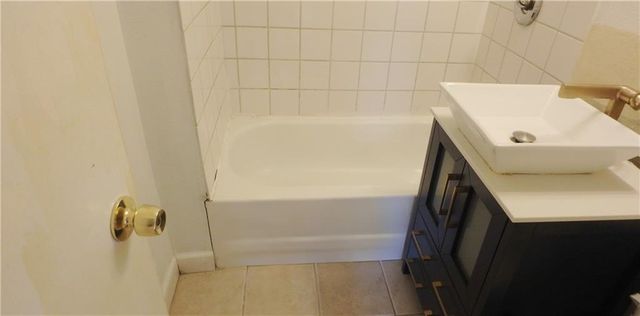 2304 E 75th Street, Kansas City, MO 64132