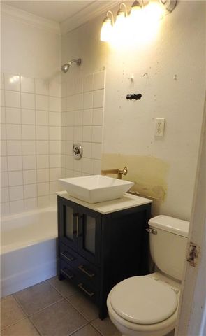 2304 E 75th Street, Kansas City, MO 64132