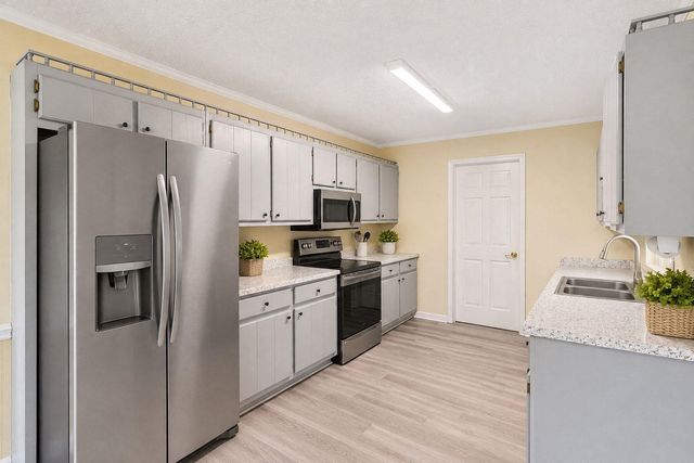 118 Old Saluda Dam Road, Greenville, SC 29611