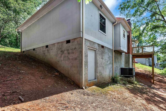 118 Old Saluda Dam Road, Greenville, SC 29611
