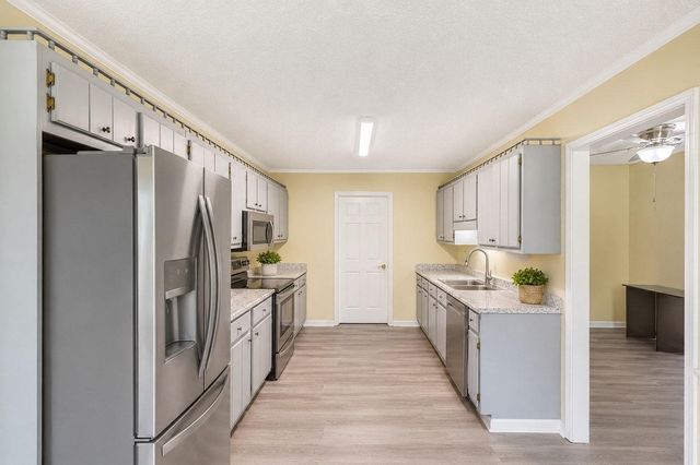 118 Old Saluda Dam Road, Greenville, SC 29611