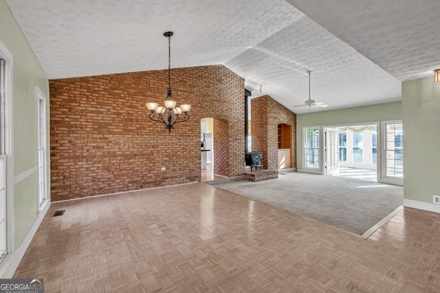 285 Old Farm Road, Fayetteville, GA 30215