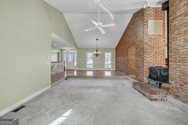 285 Old Farm Road, Fayetteville, GA 30215