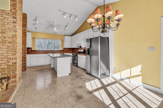 285 Old Farm Road, Fayetteville, GA 30215