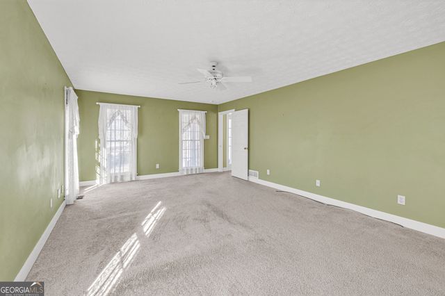 285 Old Farm Road, Fayetteville, GA 30215