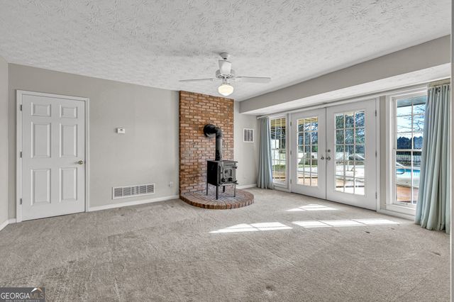 285 Old Farm Road, Fayetteville, GA 30215