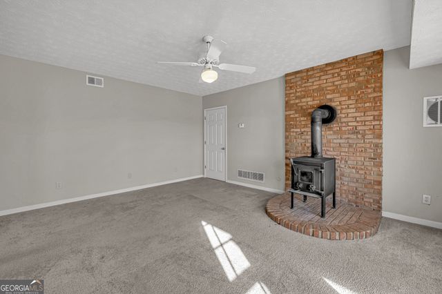 285 Old Farm Road, Fayetteville, GA 30215