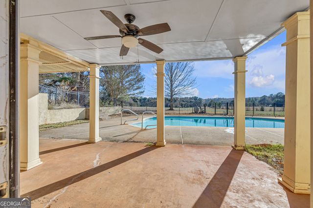 285 Old Farm Road, Fayetteville, GA 30215