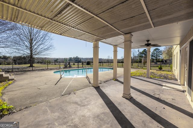 285 Old Farm Road, Fayetteville, GA 30215