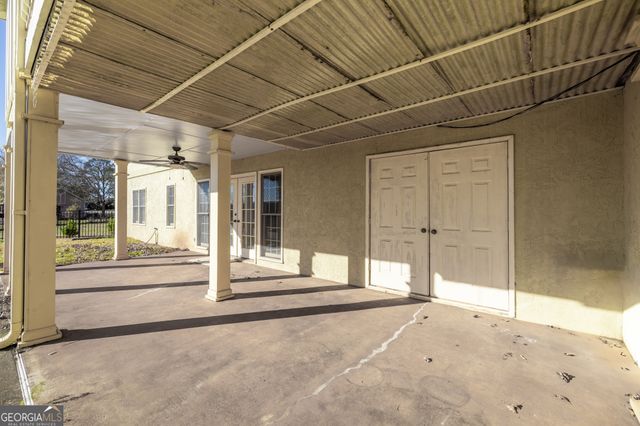 285 Old Farm Road, Fayetteville, GA 30215