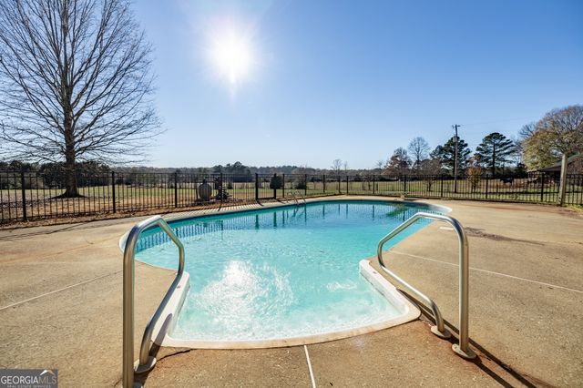 285 Old Farm Road, Fayetteville, GA 30215