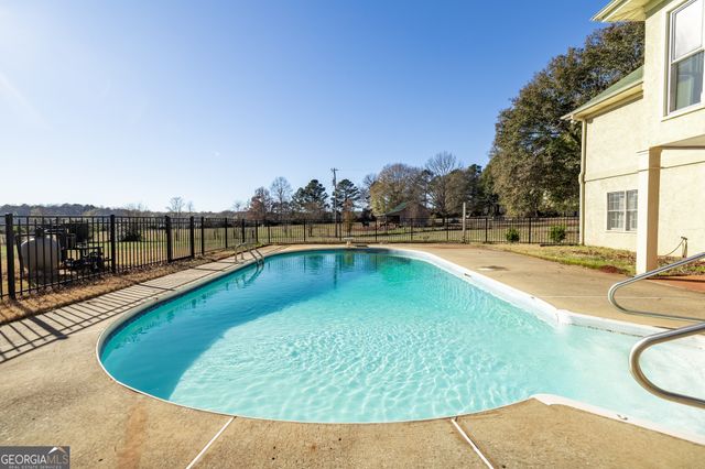 285 Old Farm Road, Fayetteville, GA 30215