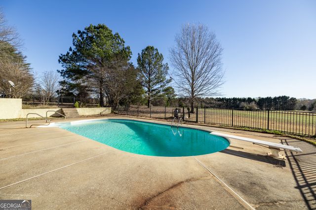 285 Old Farm Road, Fayetteville, GA 30215
