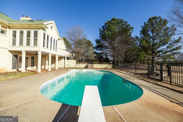 285 Old Farm Road, Fayetteville, GA 30215