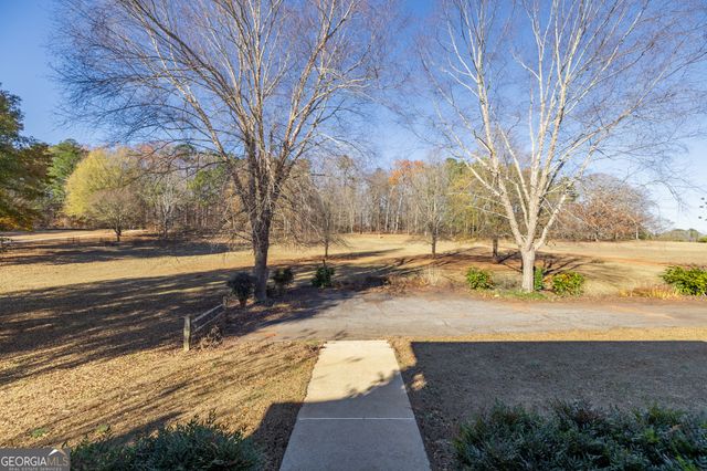 285 Old Farm Road, Fayetteville, GA 30215