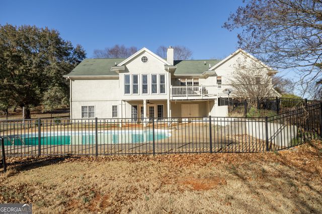 285 Old Farm Road, Fayetteville, GA 30215