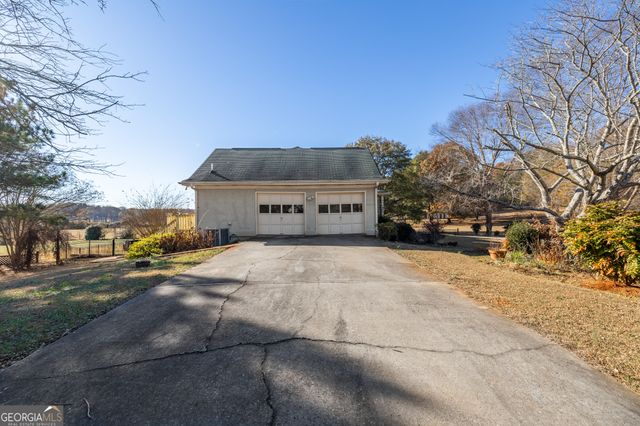 285 Old Farm Road, Fayetteville, GA 30215