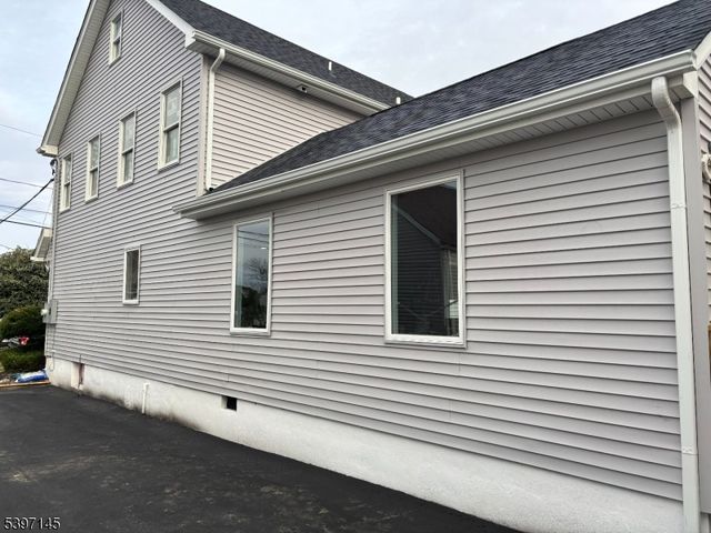 81 Hutchinson St, Clark Twp., NJ 07066