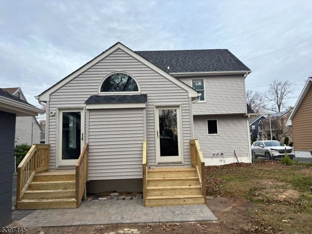 81 Hutchinson St, Clark Twp., NJ 07066