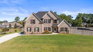 27 Hancock Rd, Fayetteville, TN 37334