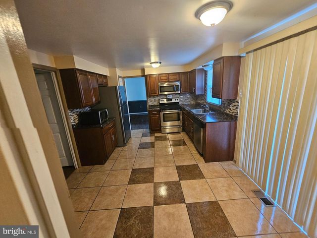 9402 GRANDHAVEN AVE, Upper Marlboro, MD 20772