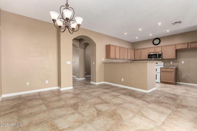 560 E RAINBOW Drive, Chandler, AZ 85249