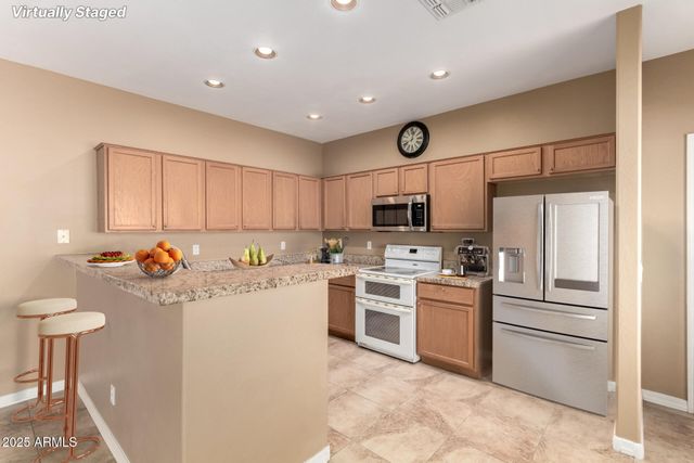 560 E RAINBOW Drive, Chandler, AZ 85249