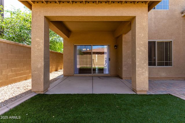 560 E RAINBOW Drive, Chandler, AZ 85249