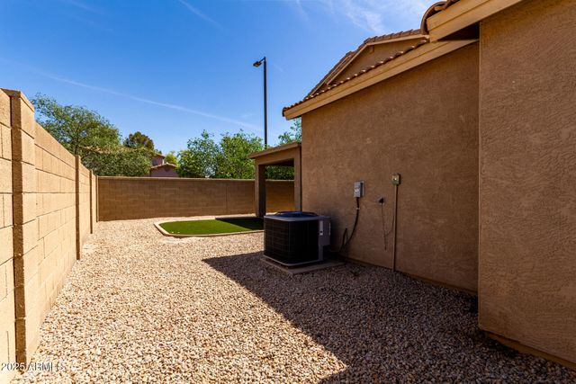 560 E RAINBOW Drive, Chandler, AZ 85249