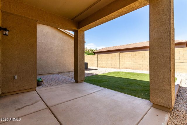 560 E RAINBOW Drive, Chandler, AZ 85249