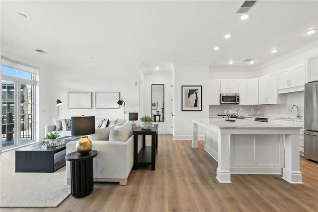 1 1st Street 305, Oakmont, PA 15139