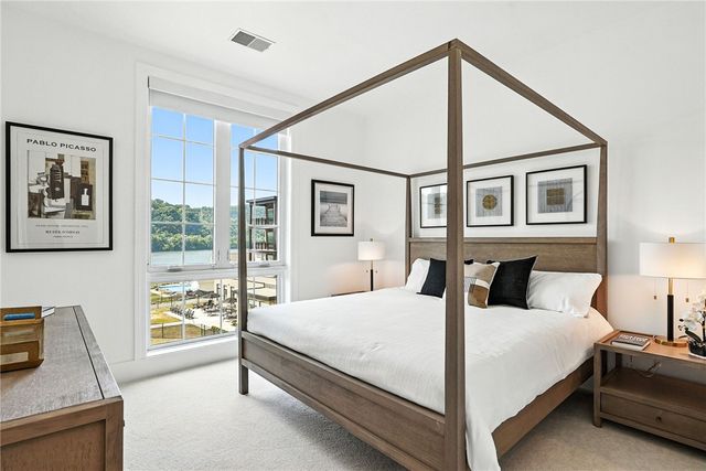 1 1st Street 305, Oakmont, PA 15139