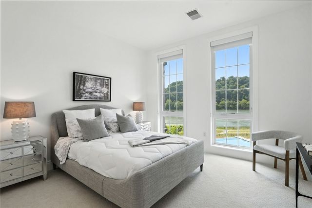 1 1st Street 305, Oakmont, PA 15139