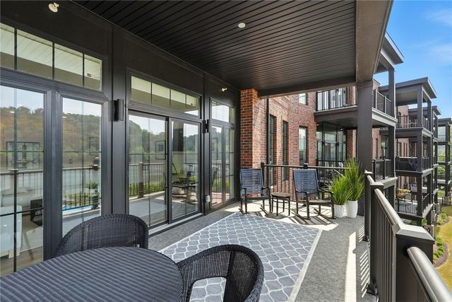 1 1st Street 305, Oakmont, PA 15139