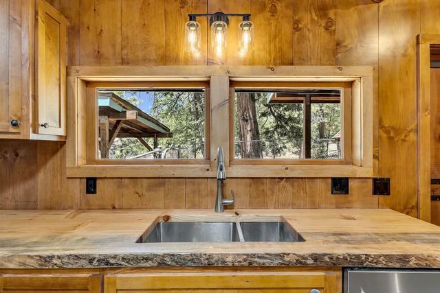 54730 River Drive, Idyllwild, CA 92549