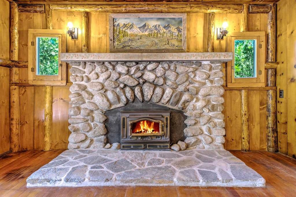 Image 8 of property listing at 54730 River Drive, Idyllwild, CA 92549